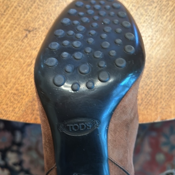 Brown suede Tods bootie - Picture 3 of 4